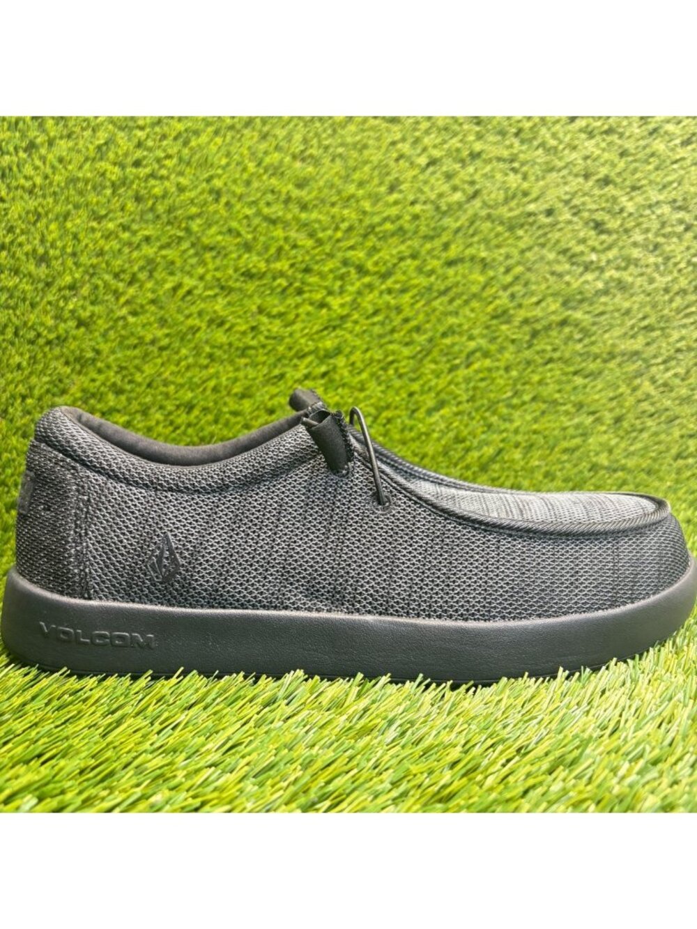 Volcom Chill SR Mens Size 10.5E Black Composite Toe Safety Working Slip-On Shoes